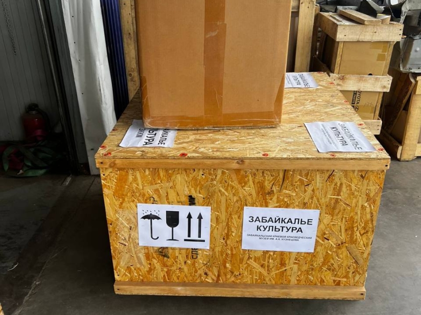 Для торгового павильона на ВЭФ Забайкалье отправило почти 1,5 тонны груза – продукты, сувениры, одежду